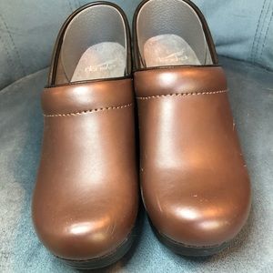 Dansko Clogs Size 38 Brown